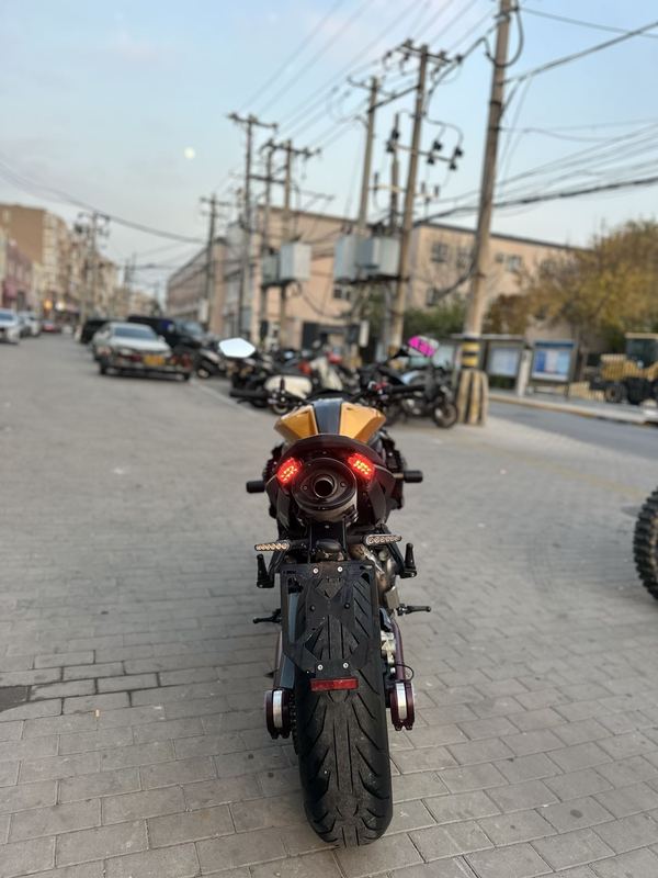 二手贝纳利TNT899