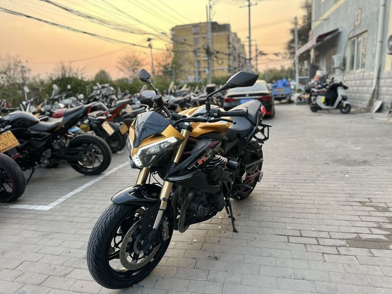 二手贝纳利TNT899