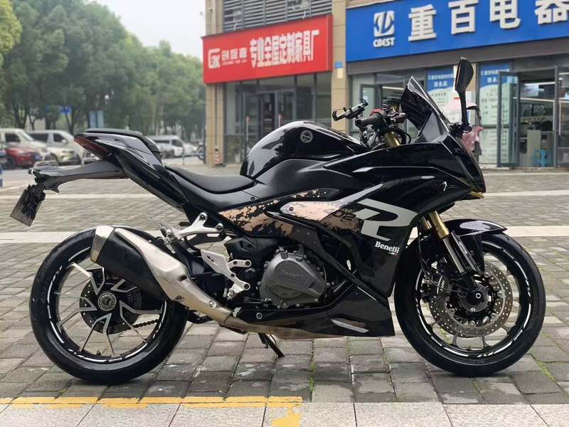 二手贝纳利龙卷风 Tornado 402R