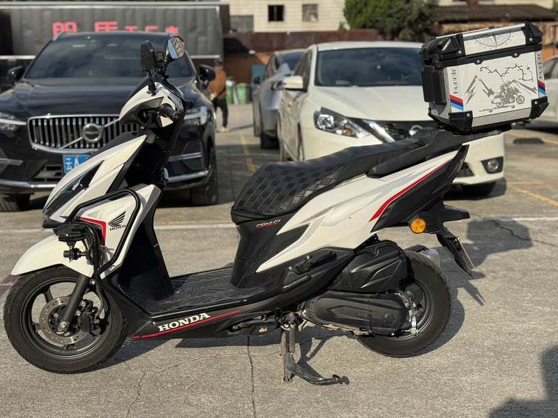 二手新大洲本田裂行 RX125Fi