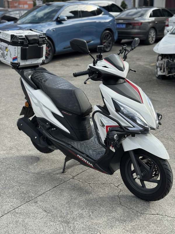 二手新大洲本田裂行 RX125Fi