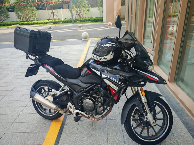 二手贝纳利金鹏 TRK251