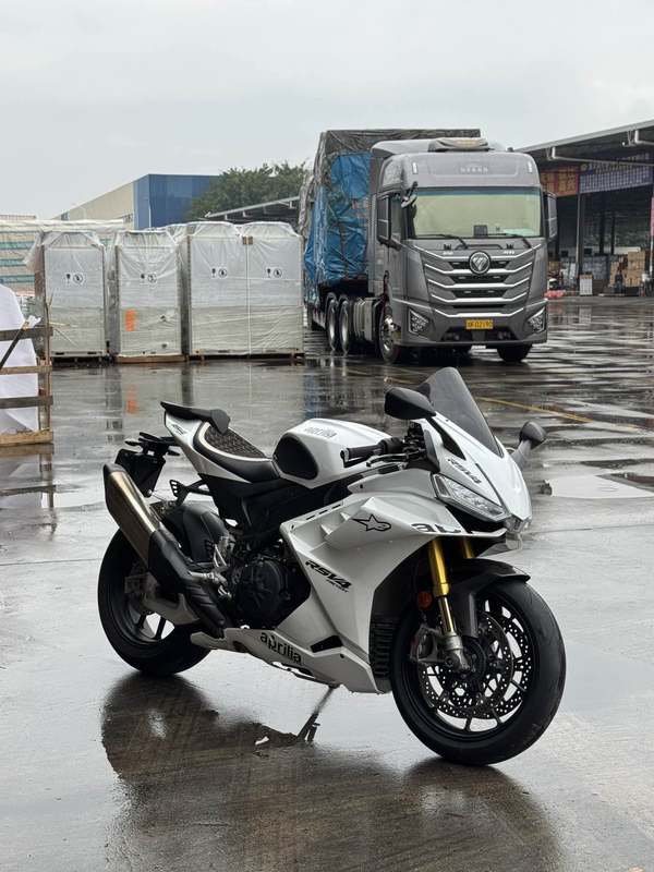 二手阿普利亚RSV4