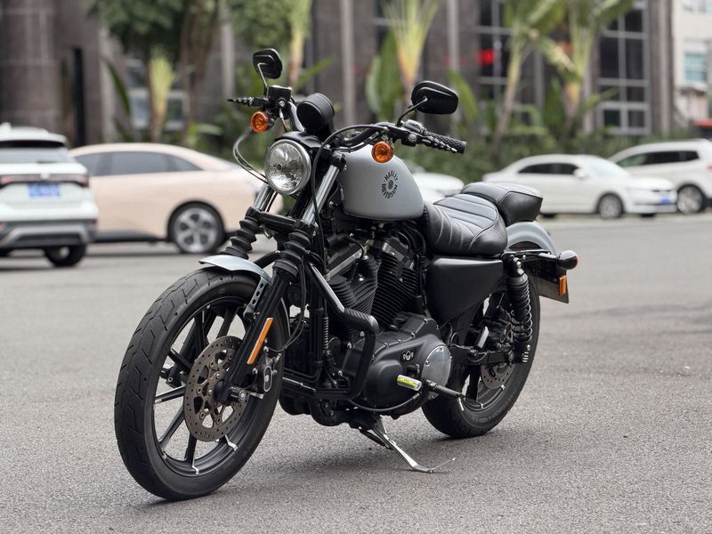 二手哈雷戴维森Iron883 硬汉