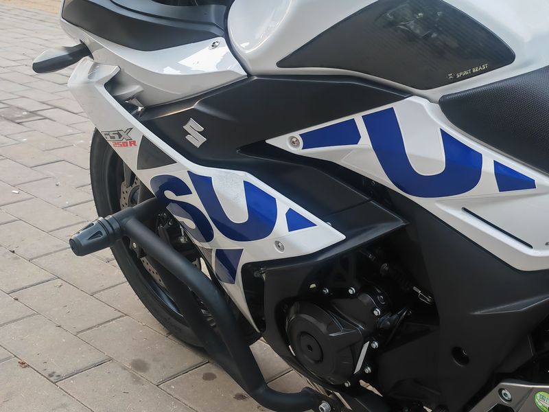 二手豪爵铃木GSX250R