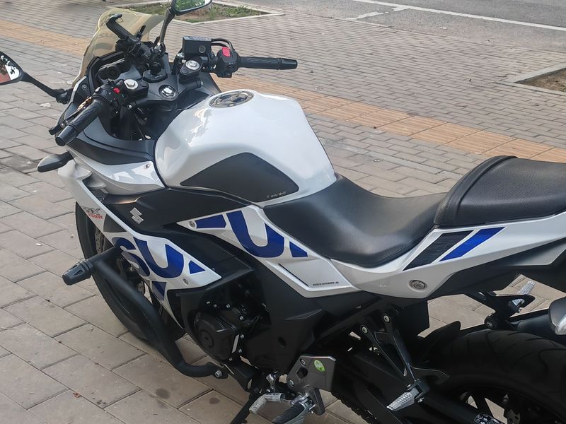 二手豪爵铃木GSX250R