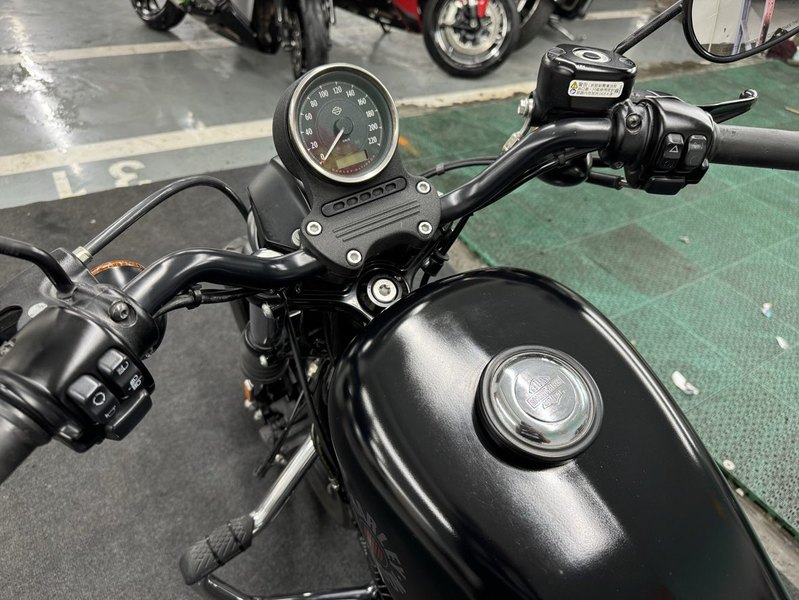 二手哈雷戴维森Iron883 硬汉