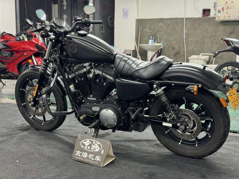 二手哈雷戴维森Iron883 硬汉