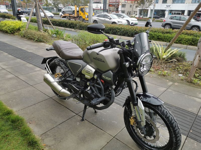 二手五羊本田鸷道 CB190SS