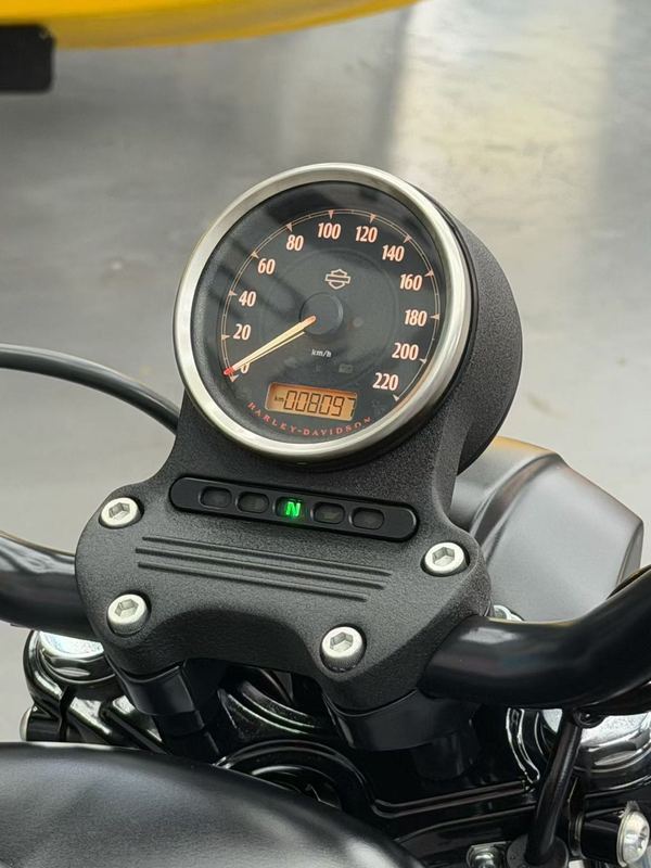 二手哈雷戴维森Iron883 硬汉