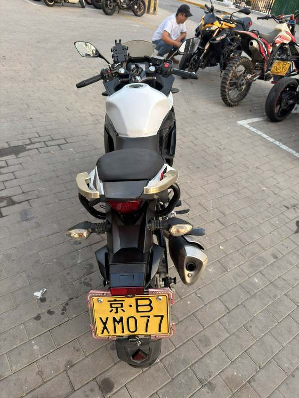 二手豪爵铃木GSX250R