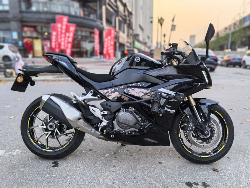 二手贝纳利龙卷风 Tornado 402R