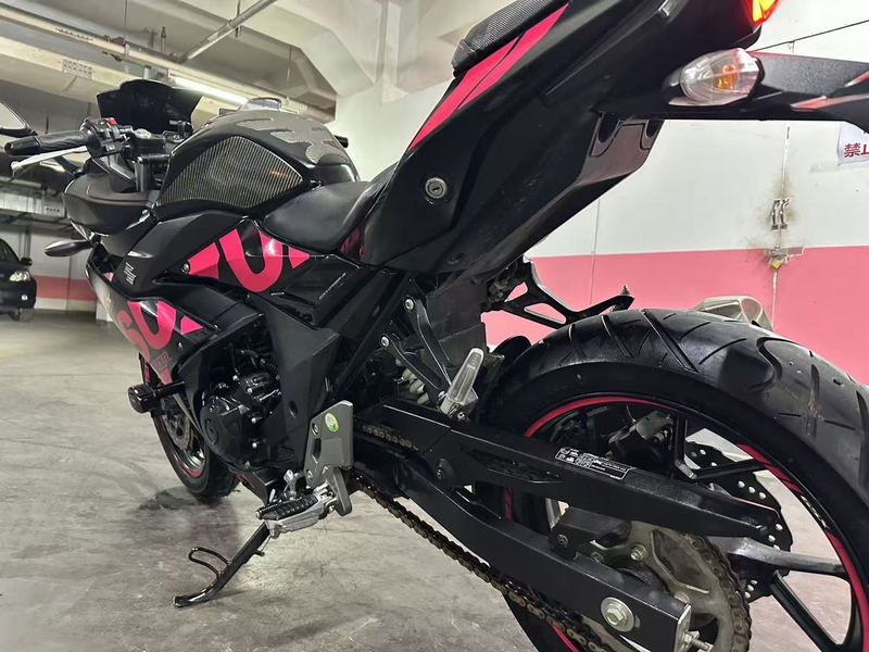 二手豪爵铃木GSX250R
