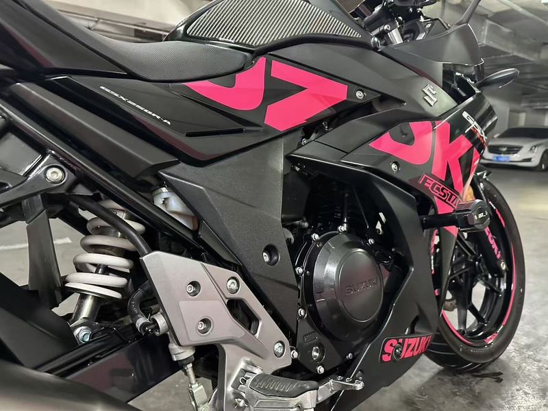 二手豪爵铃木GSX250R