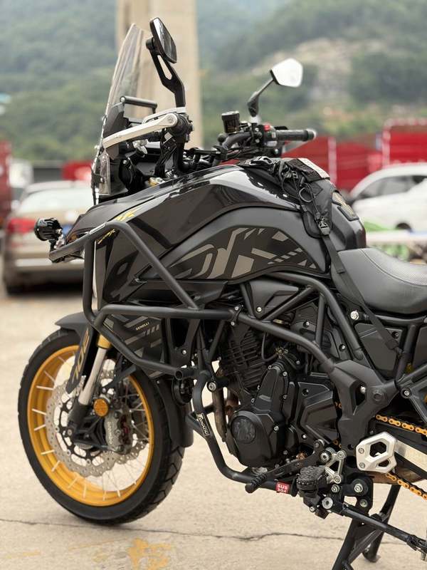 二手贝纳利TRK702