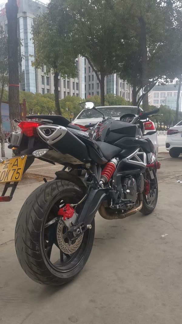 二手贝纳利TNT600i