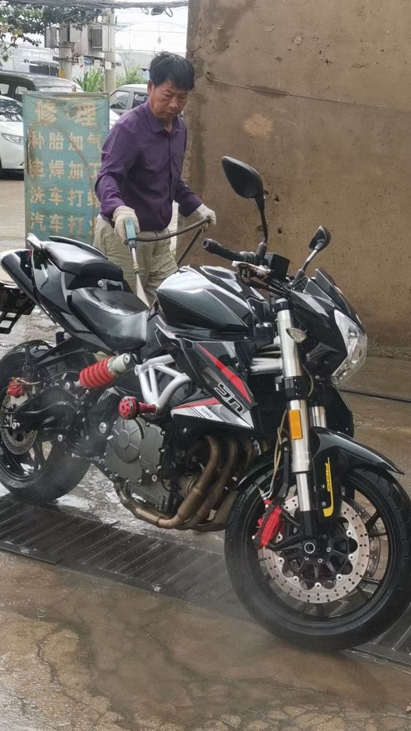 二手贝纳利TNT600i