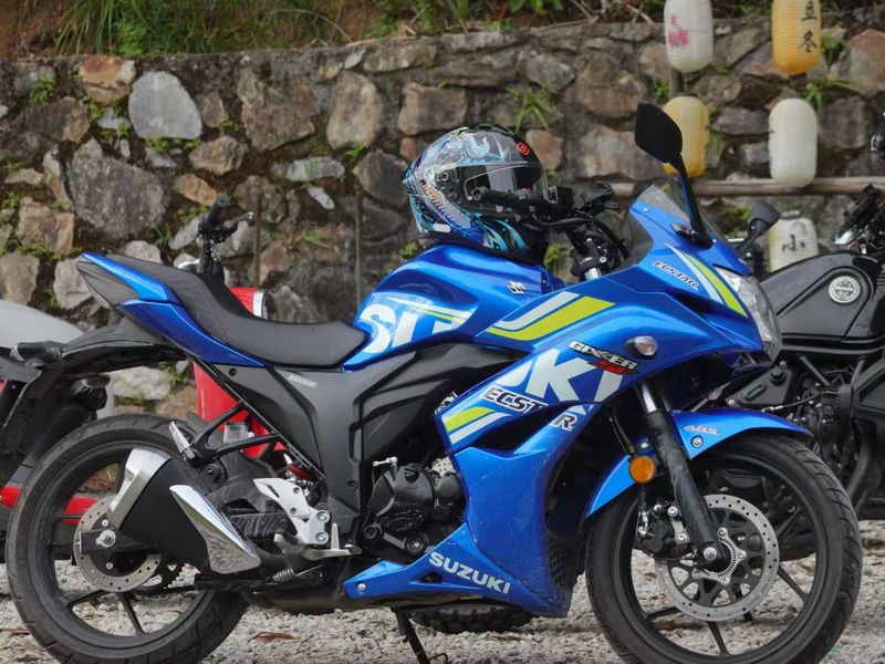 二手济南铃木极客飒 Gixxer 155