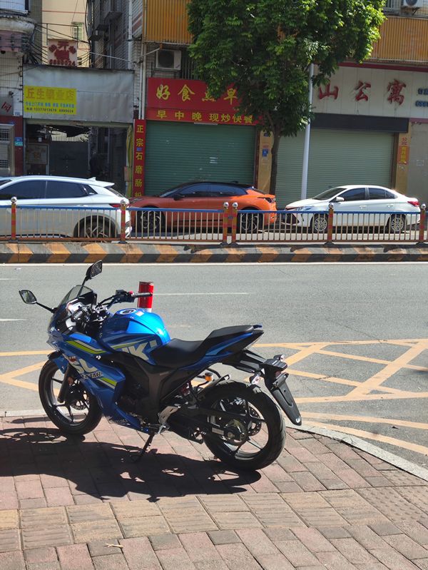 二手济南铃木极客飒 Gixxer 155