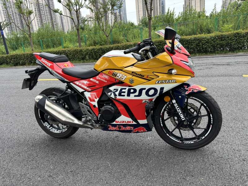 二手豪爵铃木GSX250R