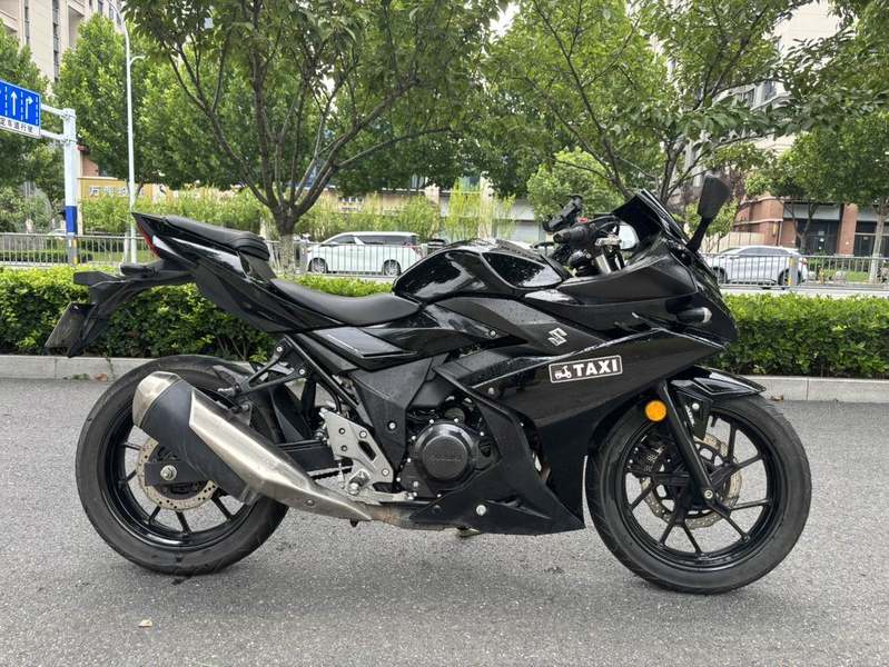 二手豪爵铃木GSX250R