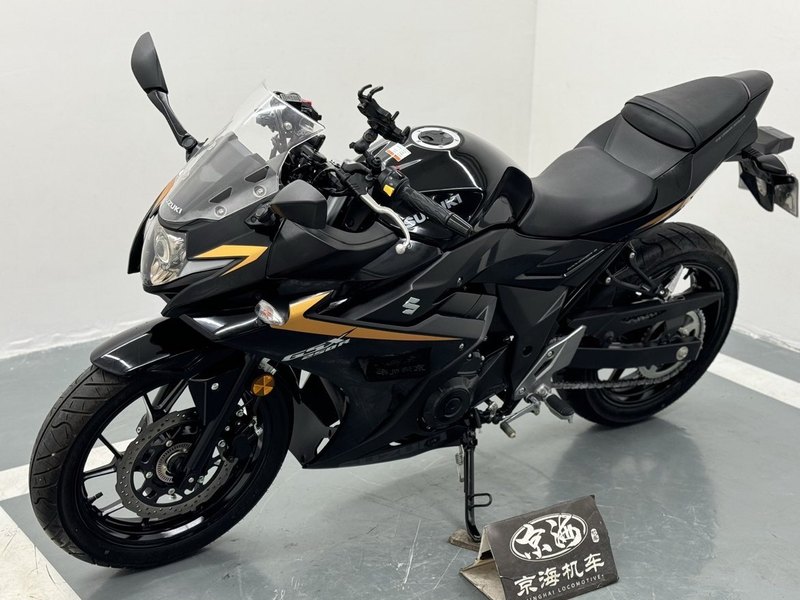 二手豪爵铃木GSX250R