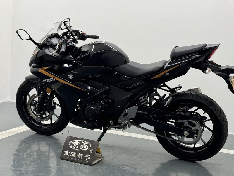 二手豪爵铃木GSX250R