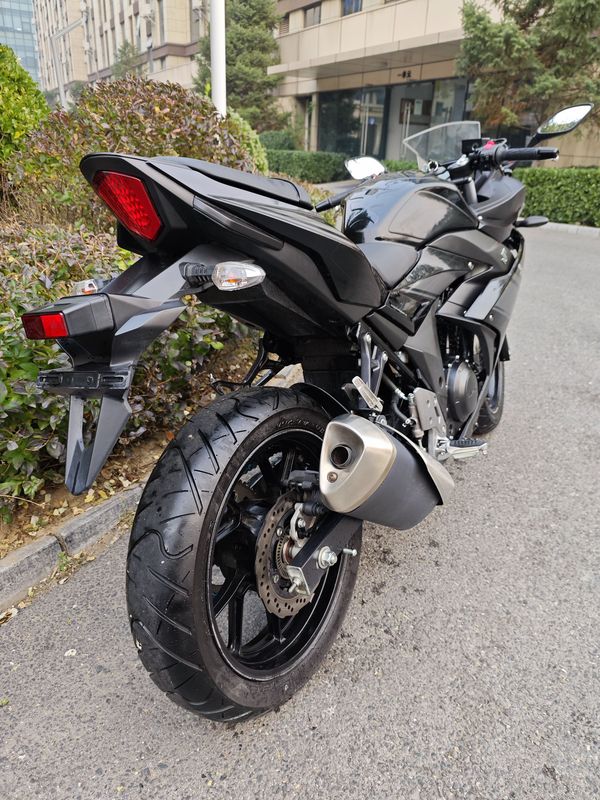 二手豪爵铃木GSX250R