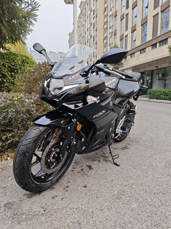 二手豪爵铃木GSX250R