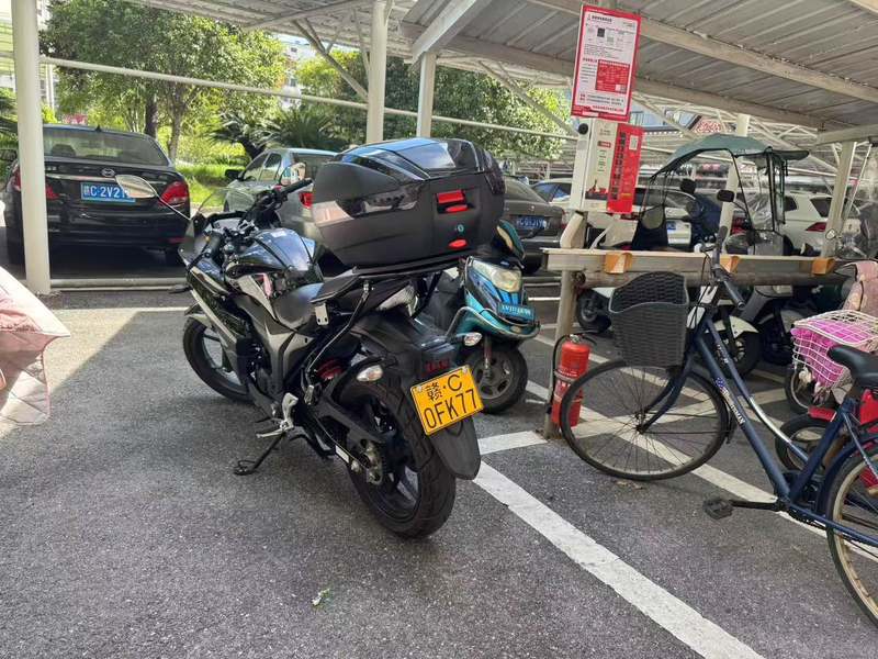 二手济南铃木极客飒 Gixxer 155