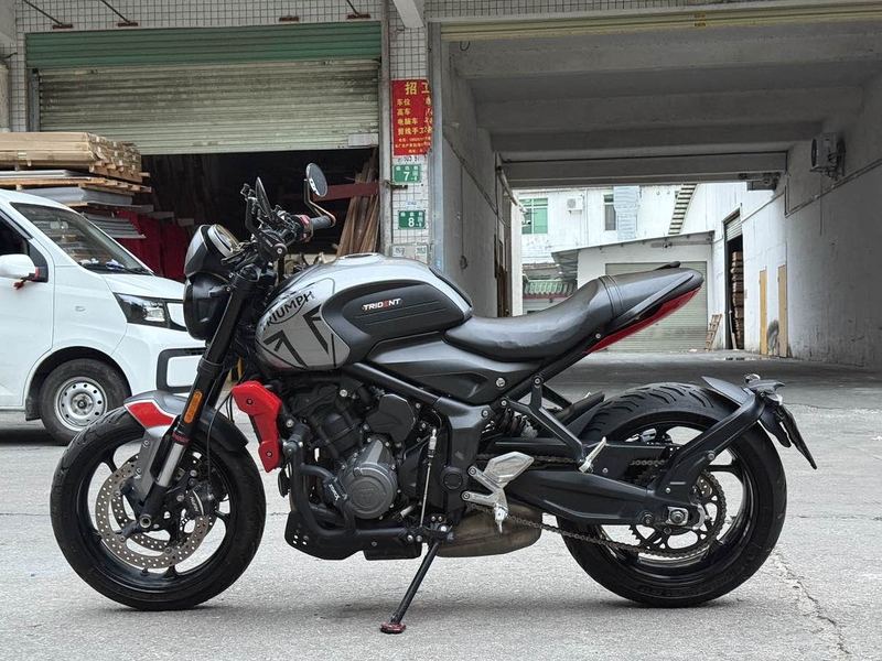 二手凯旋Trident 660