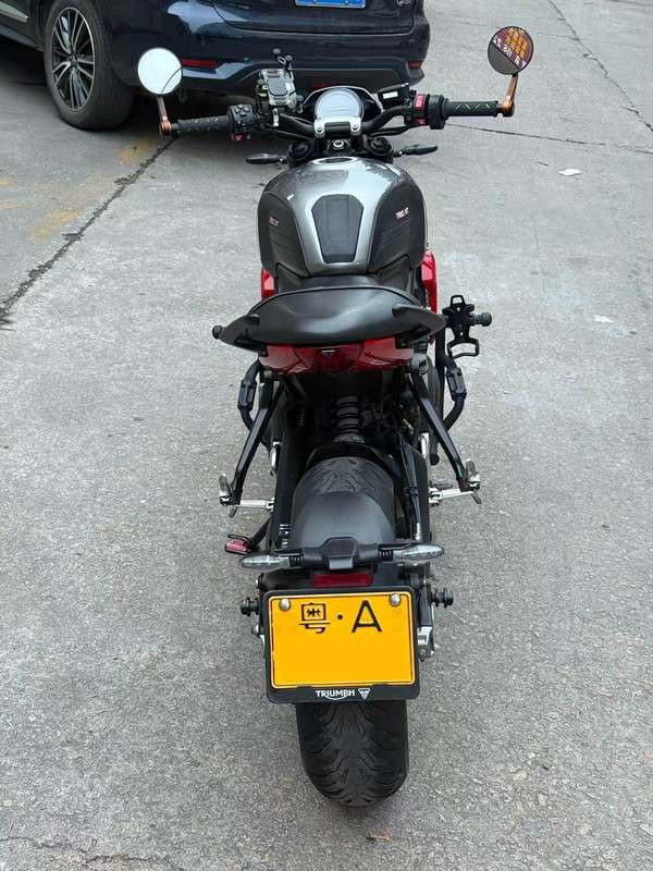 二手凯旋Trident 660