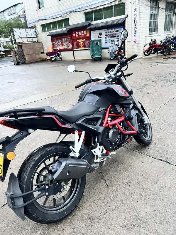 二手贝纳利小黄龙 TNT25