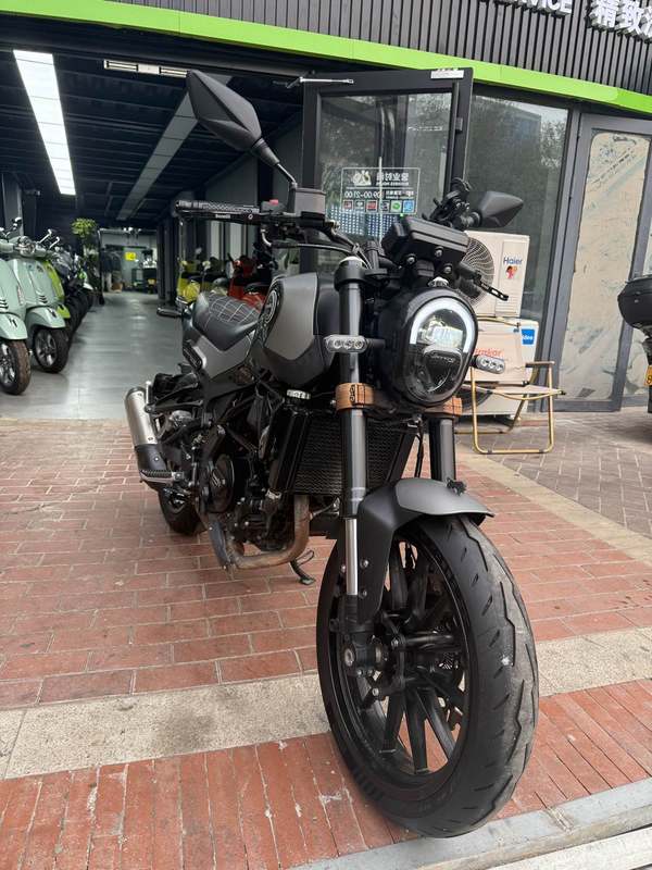 二手贝纳利幼狮 Leoncino 250