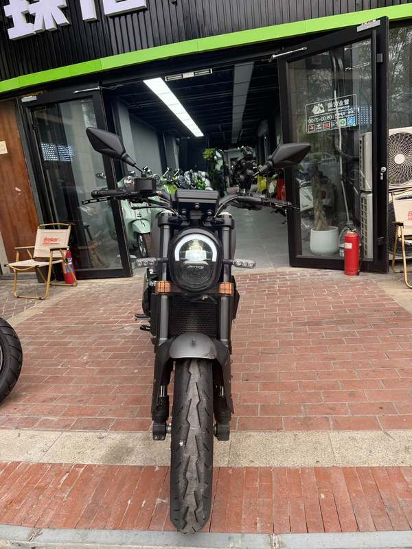 二手贝纳利幼狮 Leoncino 250