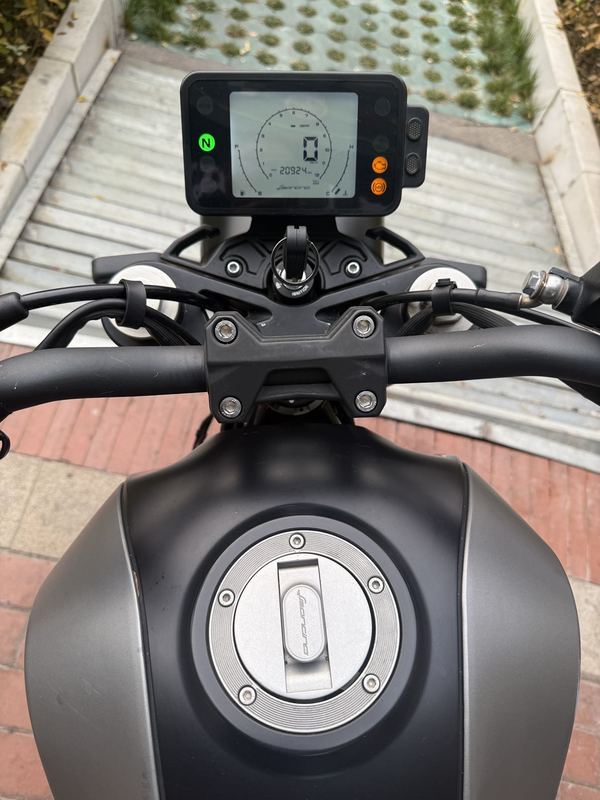 二手贝纳利幼狮 Leoncino 250