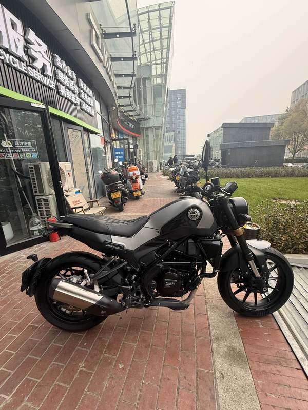 二手贝纳利幼狮 Leoncino 250