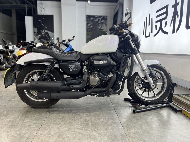二手QJMOTOR闪300