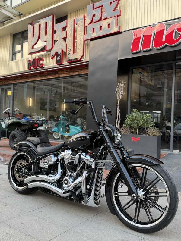 二手哈雷戴维森突破者 Breakout