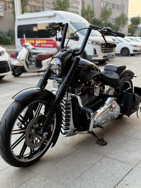 二手哈雷戴维森突破者 Breakout