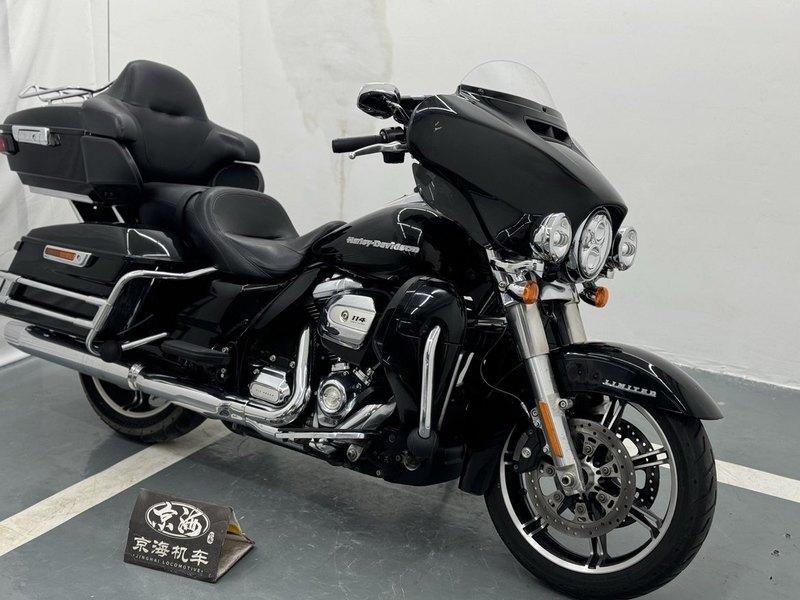 二手哈雷戴维森旗舰滑翔  Limited