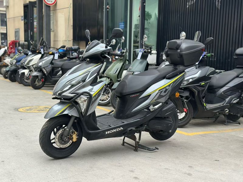 二手新大洲本田裂行 RX125Fi