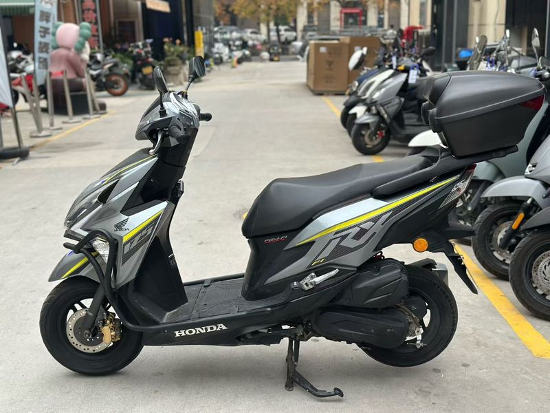 二手新大洲本田裂行 RX125Fi