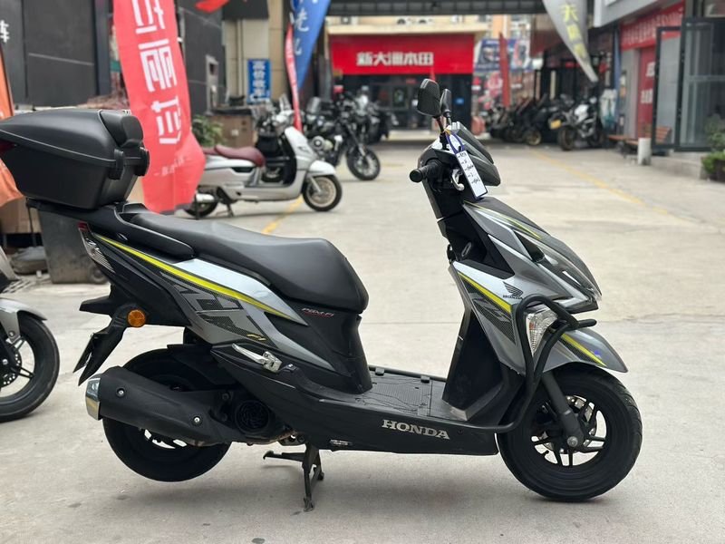 二手新大洲本田裂行 RX125Fi