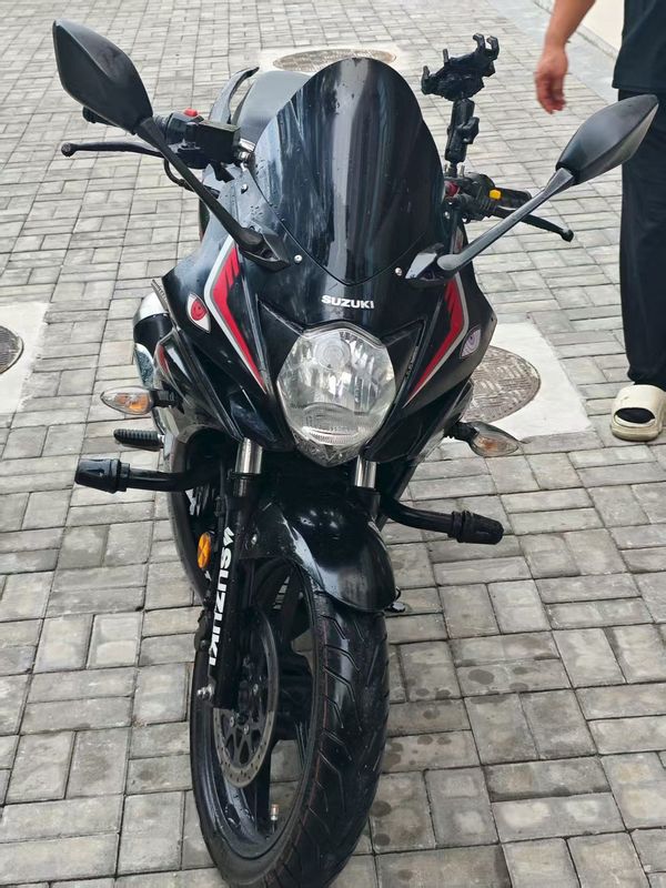 二手济南铃木极客飒 Gixxer 155