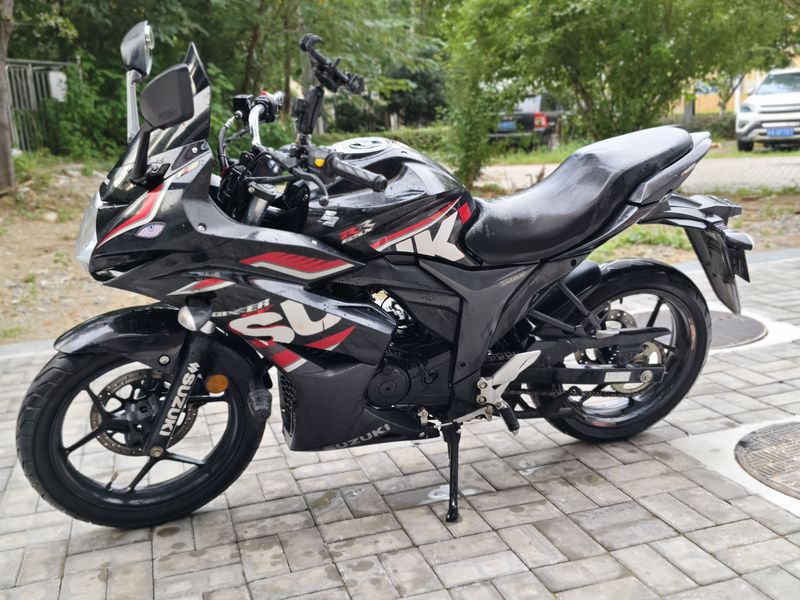 二手济南铃木极客飒 Gixxer 155