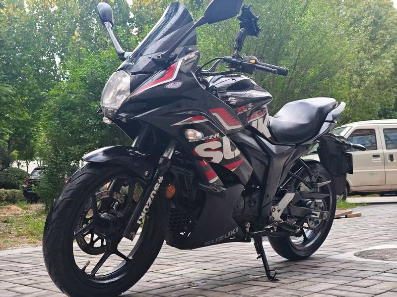 二手济南铃木极客飒 Gixxer 155