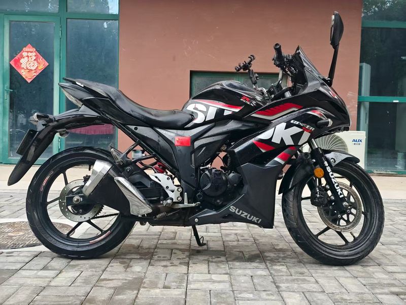 二手济南铃木极客飒 Gixxer 155