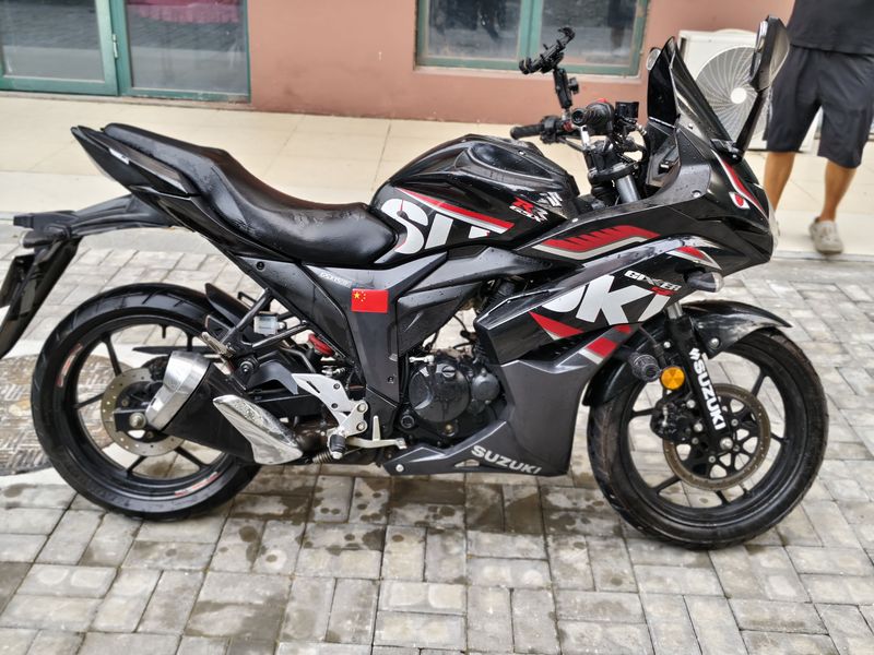 二手济南铃木极客飒 Gixxer 155