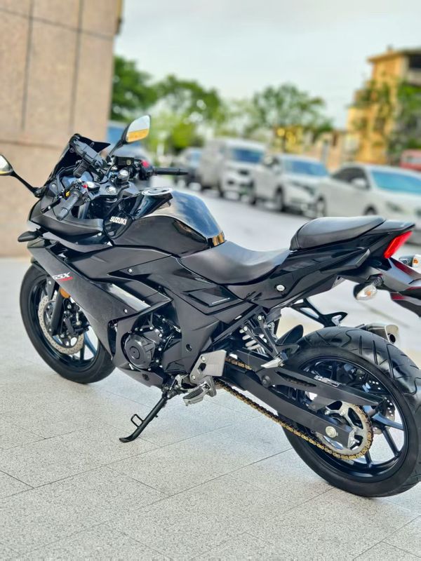 二手豪爵铃木GSX250R